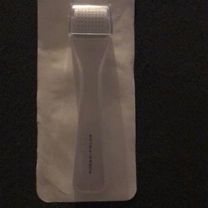 Rodan and fields exfoliating roller